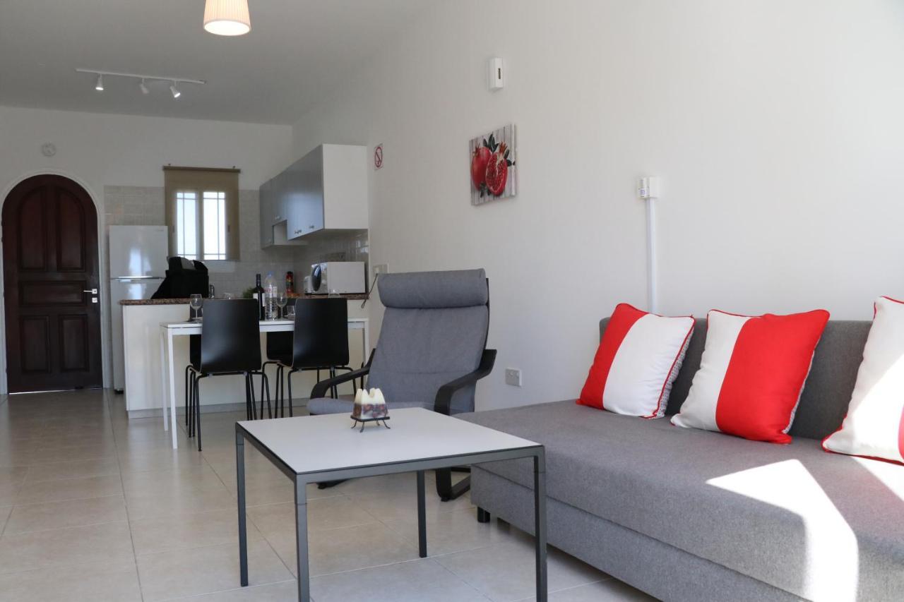 Cyking 2 Bed Apartment With Pool & 10 Min To Beach Paphos Exteriér fotografie